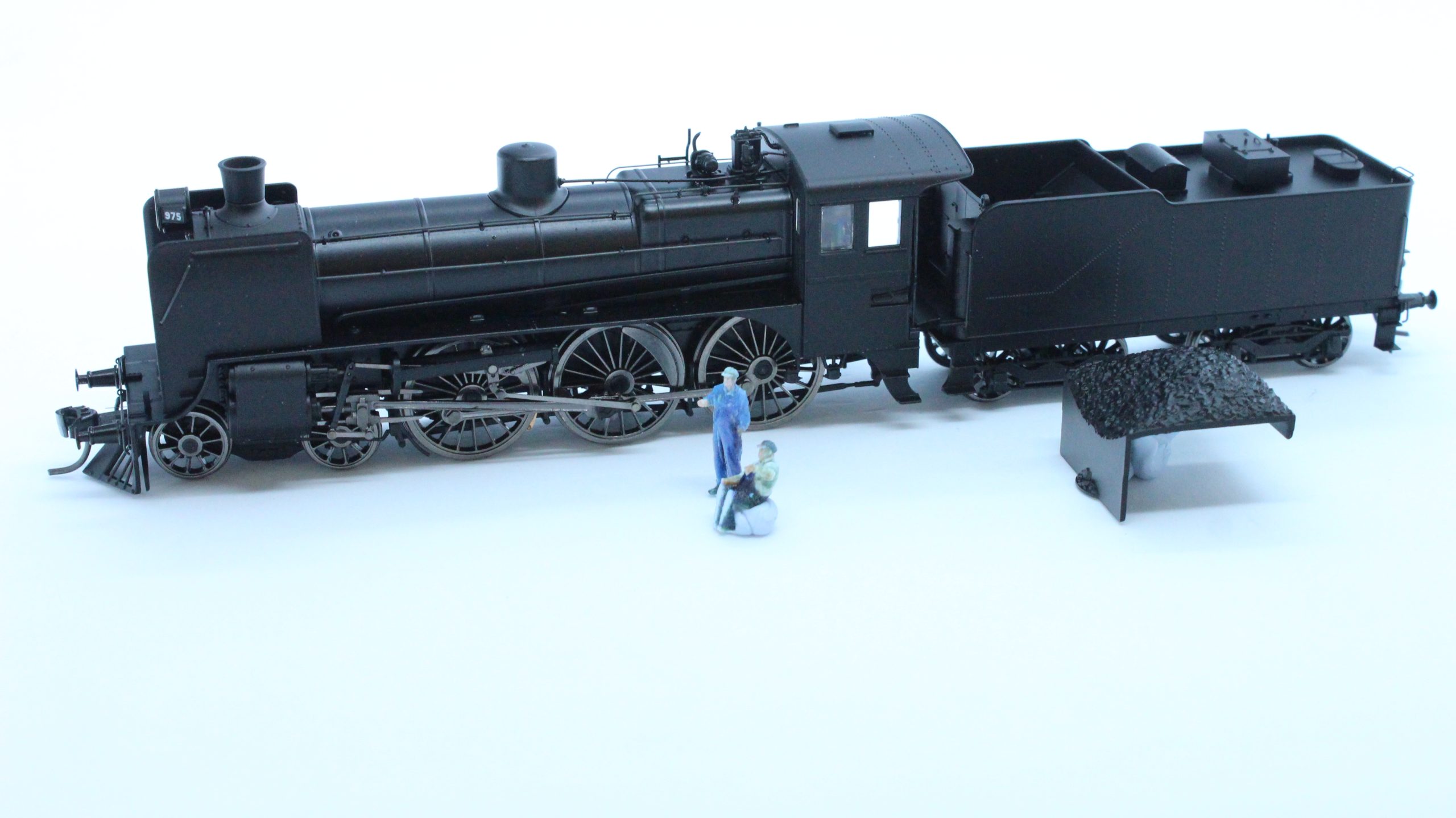 A2 975; 12V DC non-sound HO scale VR A2 Class 4-6-0